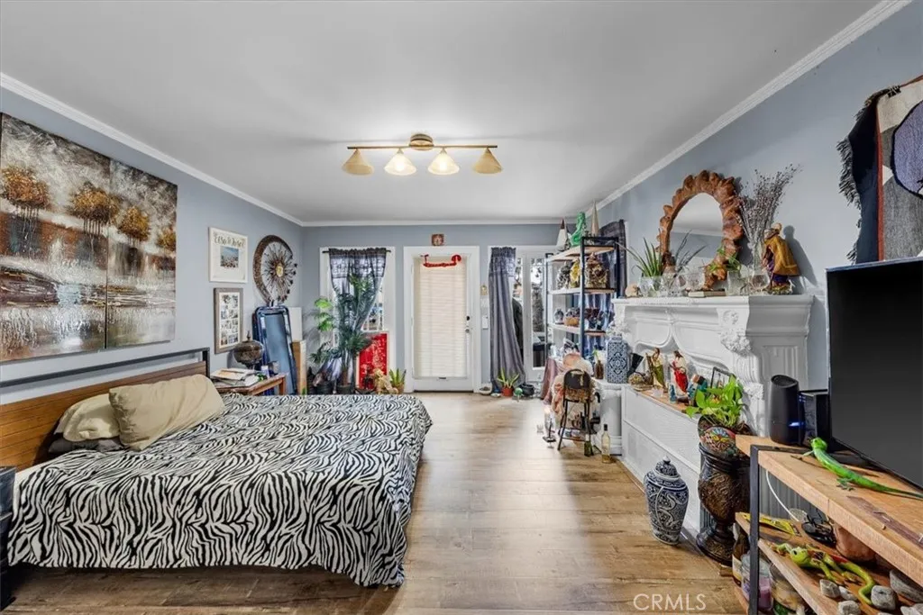 1236 W Martin Luther King Jr Boulevard, Los Angeles, California 90037 home-pic-21